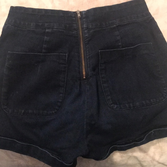 Urban outfitters high waisted shorts - Picture 2 of 2